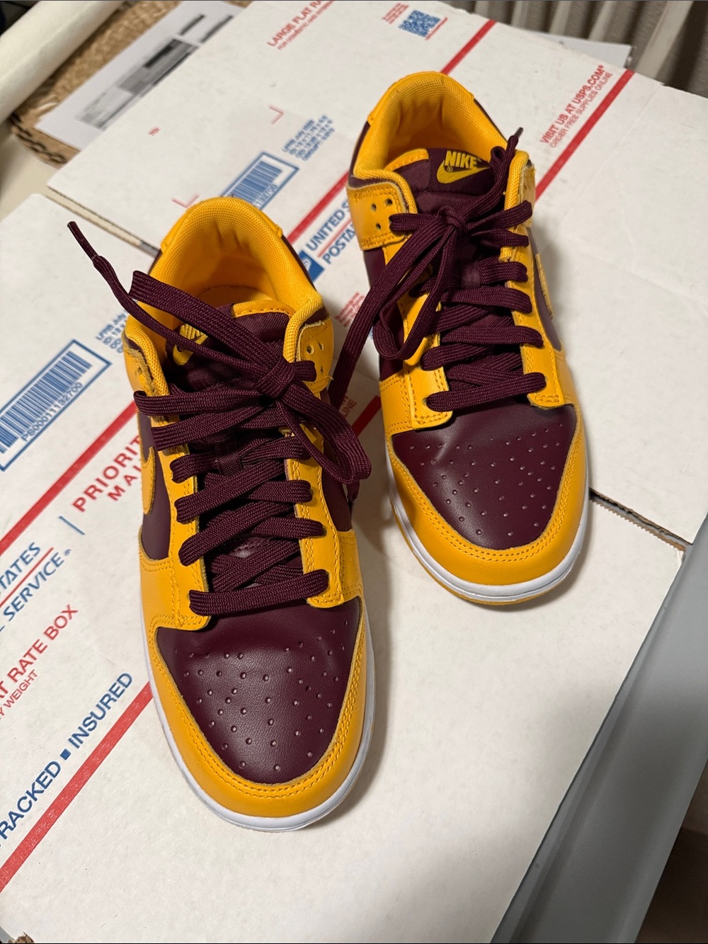 Nike Low-Top Sneakers in Maroon & Yellow